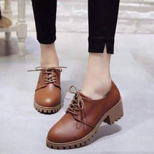 Load image into Gallery viewer, Low Top Black And Brown Women Oxford Boots
